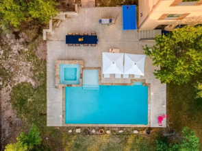 Hudson by Avantstay Magnificent Home w/ Beautiful Views, Multiple Living Areas, Pool & Games!