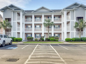 5 Mi to Beach: Myrtle Beach Condo w/ Pool Access!