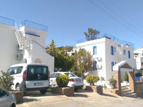 Zuzu's Kitchen & Apartments