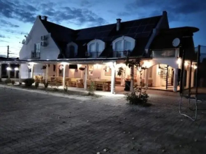 Road House Holiday Resort