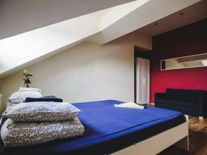 Good Bye Lenin Doubles Exclusive - Hostel
