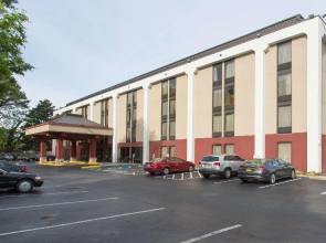 Studios and Suites 4 Less Western Branch