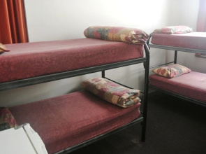Globe Backpackers & City Oasis Resort