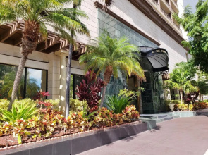 Vacation Rental Suites at Royal Garden Waikiki