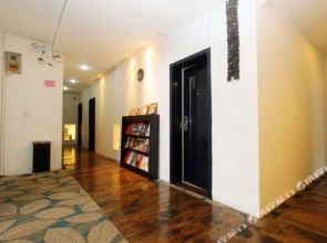 Moshang Huakai Hostel