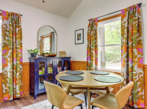 Lakefront Cabin < 3 Mi to Dtwn Eureka Springs!