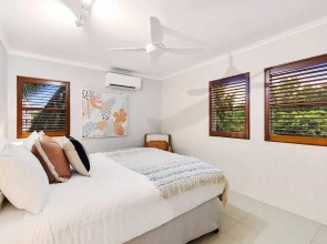 Melaleuca Hideaway - Beach Pool Free Parking