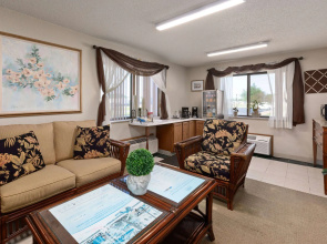 Travelodge by Wyndham Redwood Falls