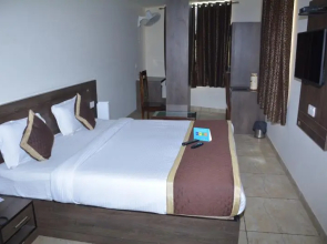 Fabhotel Padmavati Palace