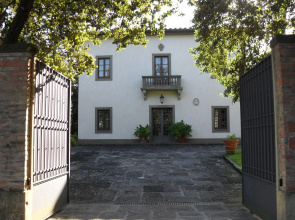 Marvellous Villa Near San Gimignano With Stunning Infinity Pool big Private Parc and AC Wedding Ve-villa Antonella