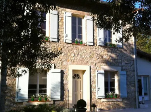 La Petite Maison D'emmanuelle (Adults Only)