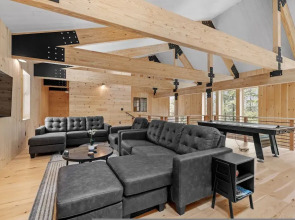 Ski Cabin w Hot Tub Gas Fireplace Near Cranmore