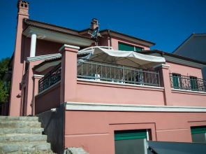 Luxury Three-bedroom Apartment With Amazing Overlook at the sea