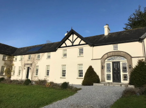 Warrensgrove Estate