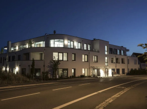 7 Hotel & Boardinghouse