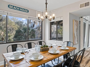 Walk to Coligny Beach Park: Coastal Oasis w/ Pool