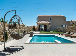 With Pool, Jacuzzi and Sauna