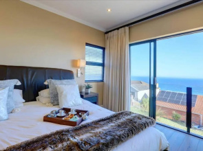 Num Num House 6 Sleeper