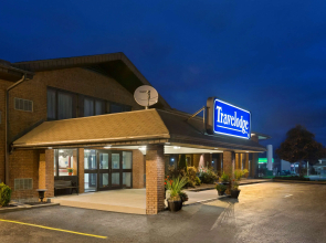 Travelodge by Wyndham Owen Sound