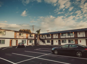 Blufftop Inn & Suites - Wharf/Restaurant District