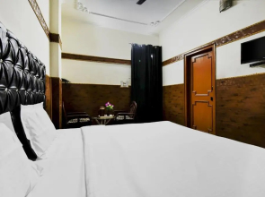 OYO Flagship 87525 Hotel Green