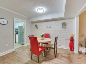 Quaint Augusta Townhome: 3 Mi to the Masters!