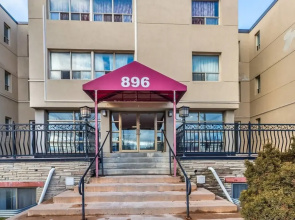 Magnificent Studio at Leaside -10 Mins to Downtown