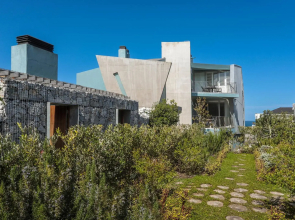 17 Marine Hermanus, Apartment 103 with private Hot Tub