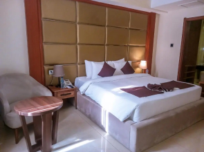 Summerset Continental Hotel By Usuma