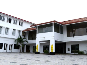 Golden Star Beach Hotel