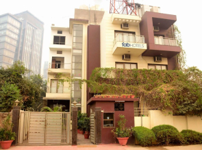OYO Premium Sector 54