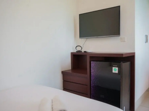 Comfy and Nice Studio at Tree Park City BSD Apartment