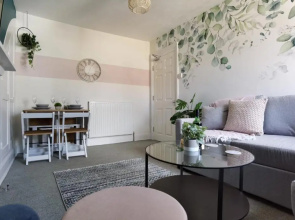 OPP Apartments RRF&T - Contractors, Exeter City Centre, free parking & super fast wifi