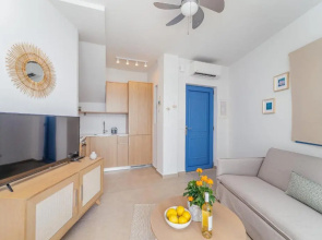 Lefkada Blue Luxury Apartments, Perigiali A5 Entrance Level