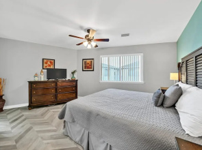 Crystal Village II, Unit 6B