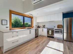 Riverside Three Bedroom - Remarkable Views