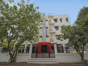 OYO Townhouse 1005 G Silver Hotels & Resorts
