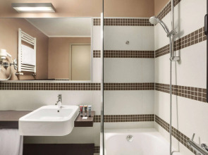 Отель Ramada Plaza by Wyndham Milano