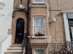 Stylish and Modern 2-bed Apartment in Herne Bay