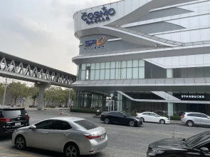 Muangthong C3, C4 near Impact by Anna