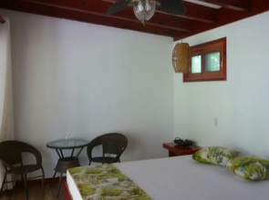 Playa Bluff Hotel