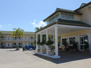 The Colonial Rose Motel
