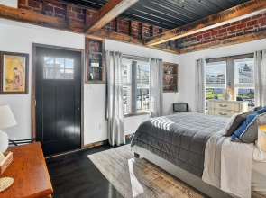 Mid Century Escape, Columbia House Unit C 1 Bedroom Apts