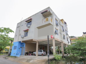 OYO 90048 Damika Hotel