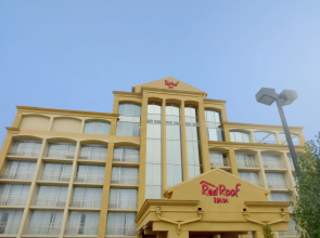Red Roof Inn PLUS+ Wichita East