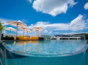 1BR Loft Pool Gym  Walk to Naiharn C181