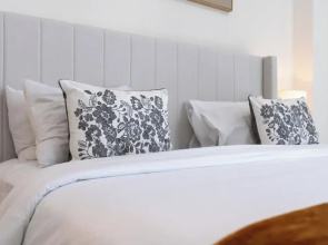 Lux BnB I Executive Tower I Business Bay