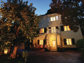 Beautiful Home in Portoroz With Wifi and 8 Bedrooms