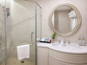Melia Vinpearl Danang Riverfront
