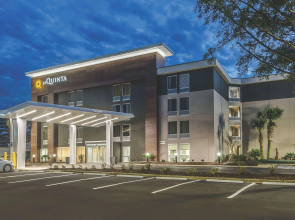 La Quinta Inn & Suites by Wyndham Myrtle Beach - N Kings Hwy